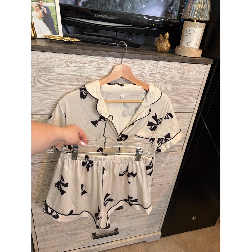 Women Pajama Set Short Sleeve Button Down Shorts Bow Print Cream Black Medium - Picture 2 of 4